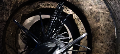 Çekme dayanımı testinden sonra kırık çelik tel halat Çekme dayanımı testinden sonra kırık çelik tel halat