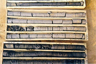 Drill cores Sondaj karotları